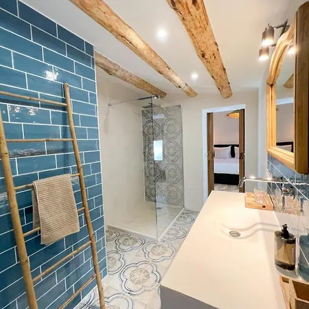 Jan Vives Bed & Breakfast 4*