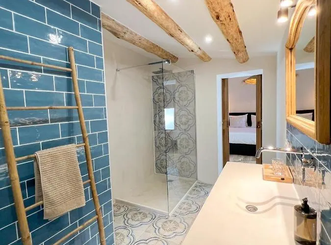 Jan Vives Bed & Breakfast 4*