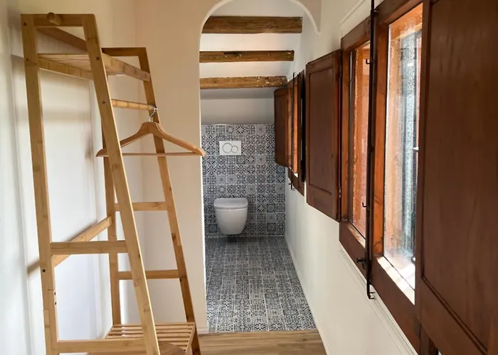 Jan Vives Bed & Breakfast 4*